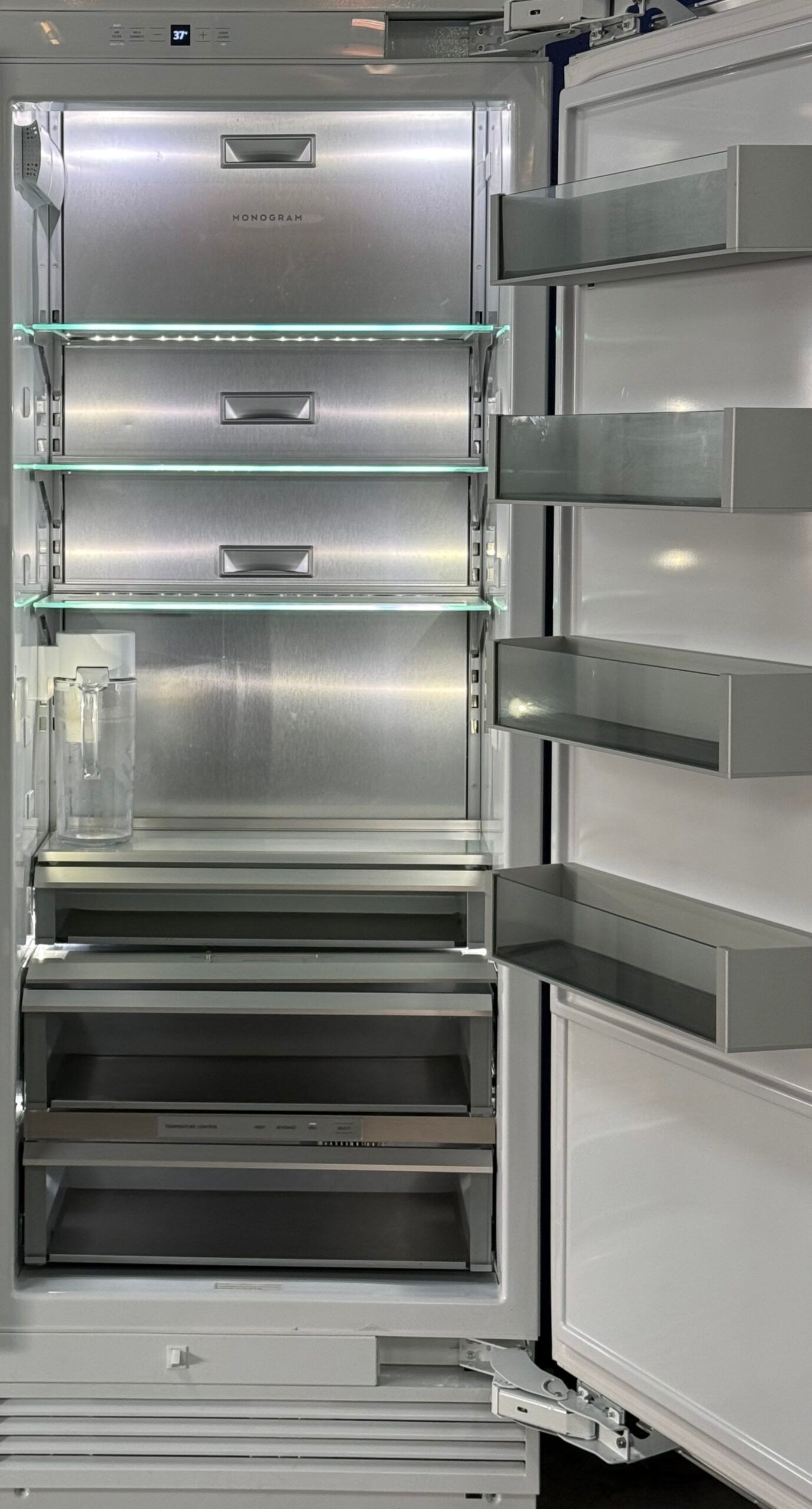 MONOGRAM Refrigerator ZIR301NPNII 00699 .