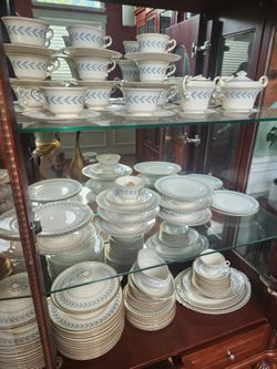 VINTAGE Sherwood Full White Porcelain Dinnerware Set with Blue Laurel MADE IN USA