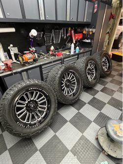 20x10 American Force 6x5.5