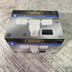 Defiant 180° White Motion Sensing Security Light Solar Powered Outdoor 3-Head LED Flood Light 2100 L