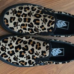 Vans Unisex Classic Slip On Canvas Skate Shoe - Leopard/Skulls/Black