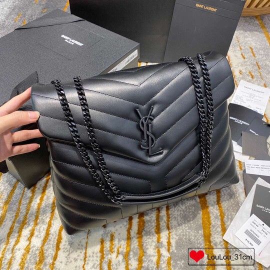 LOULOU TOY BAG IN MATELASSe Y LEATHER Black          31 x 22 x 11cm