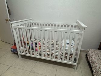 White Wooden Baby Crib