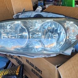 2006 Toyota Camry Headlight