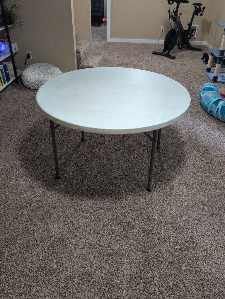 Round Folding Table
