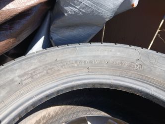 Pair of tires / un par de llantas 205 60  r15