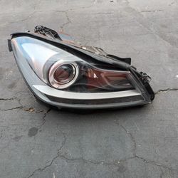 2011 -2014 Mercedes C250 C300 Xenon Hid Headlight With All The Accessories. 