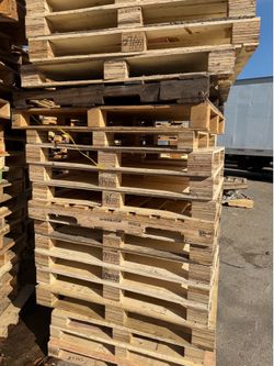 Used and recycled and repaired pallets for sale