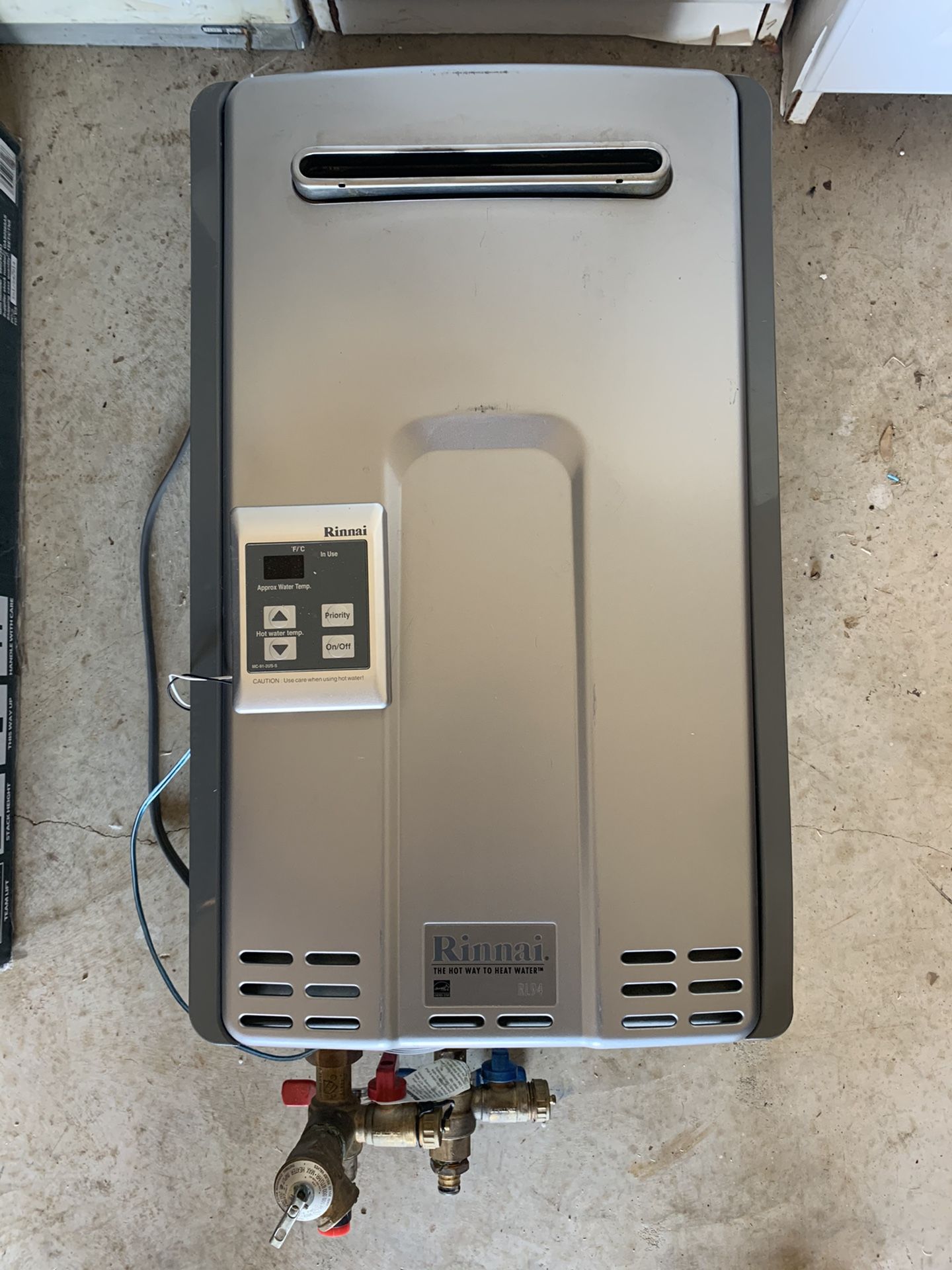 Rinnai RL94e Tankless Gas Water Heater for Sale in Mansfield, TX OfferUp
