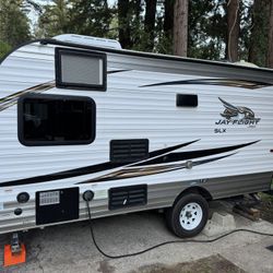 2019 Jayco JayFlight SLX Travel Trailer 