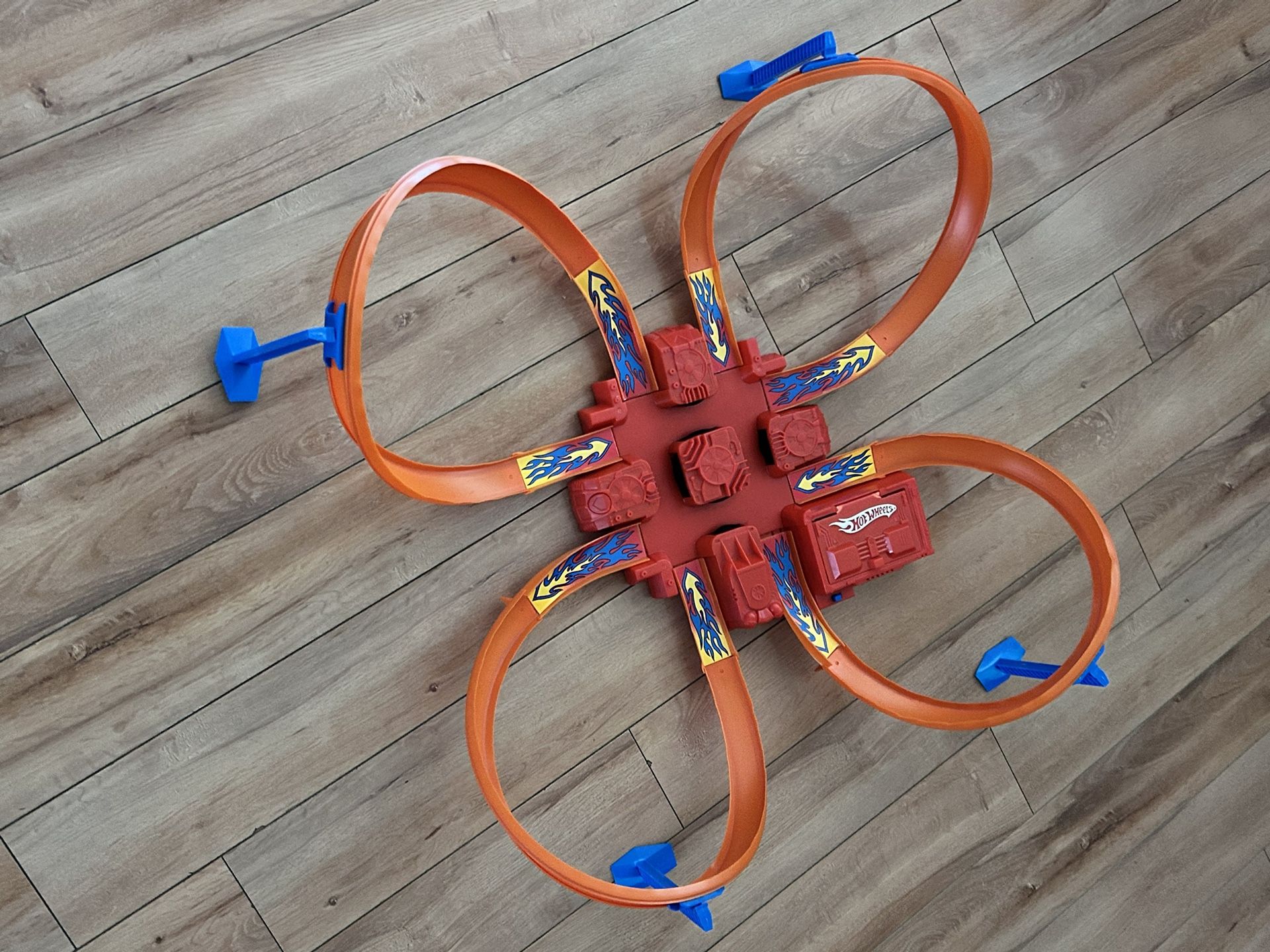 Hot Wheels Criss Cross Crash Track