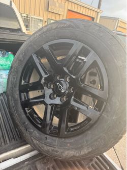 20” Factory Chevrolet Silverado Wheels ON 275/60r20