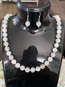 White Beaded Necklace and Earring Set w/ fotocromatic stones change to color w/ the Sun