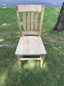 Old Antique Solid Real Wood Chair !!!!!!