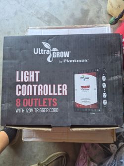 Light controller 8 out let's and  Grow light bulbs