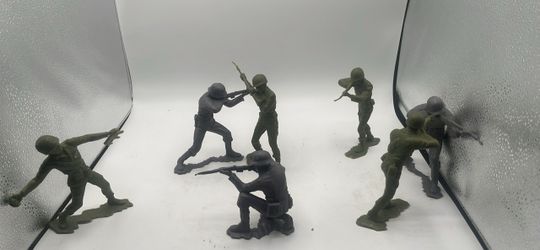Vintage Toy Soldiers