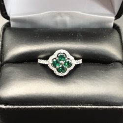 925 Sterling Silver Green And White CZ Clover Ring Size 6 And 7