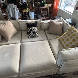 Anabei modular sectional couch. Stain resistant and washable.