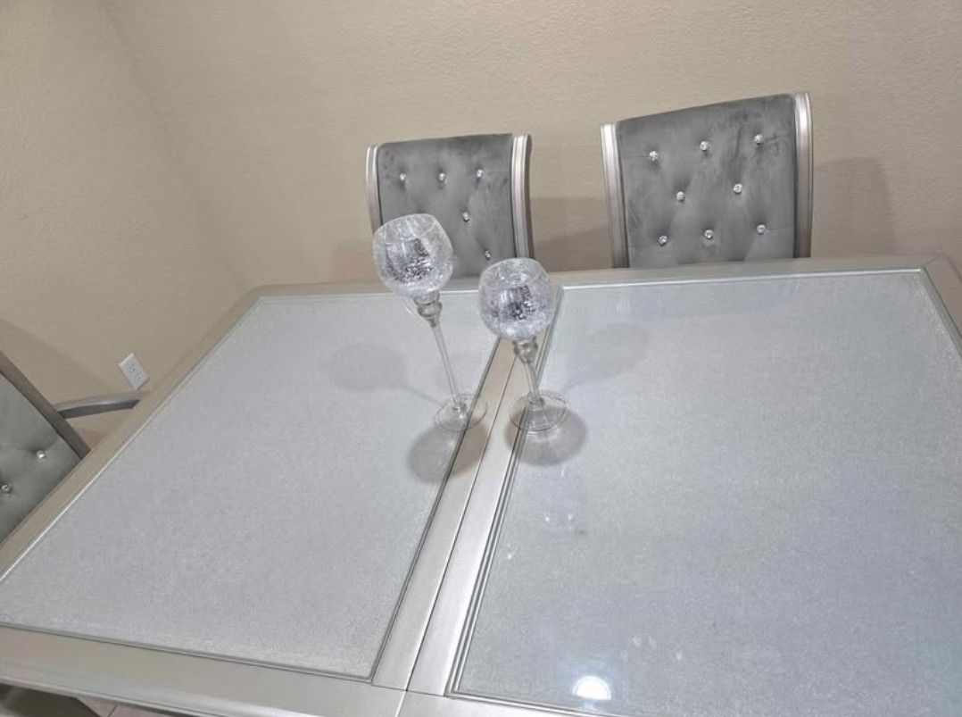 Beautiful Dining Table 