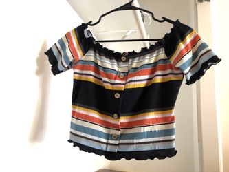 “women’s “ off the shoulder top // size : L