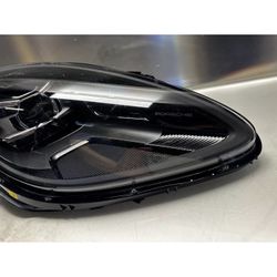 2019 2020 2021 PORSCHE MACAN RIGHT HEADLIGHT