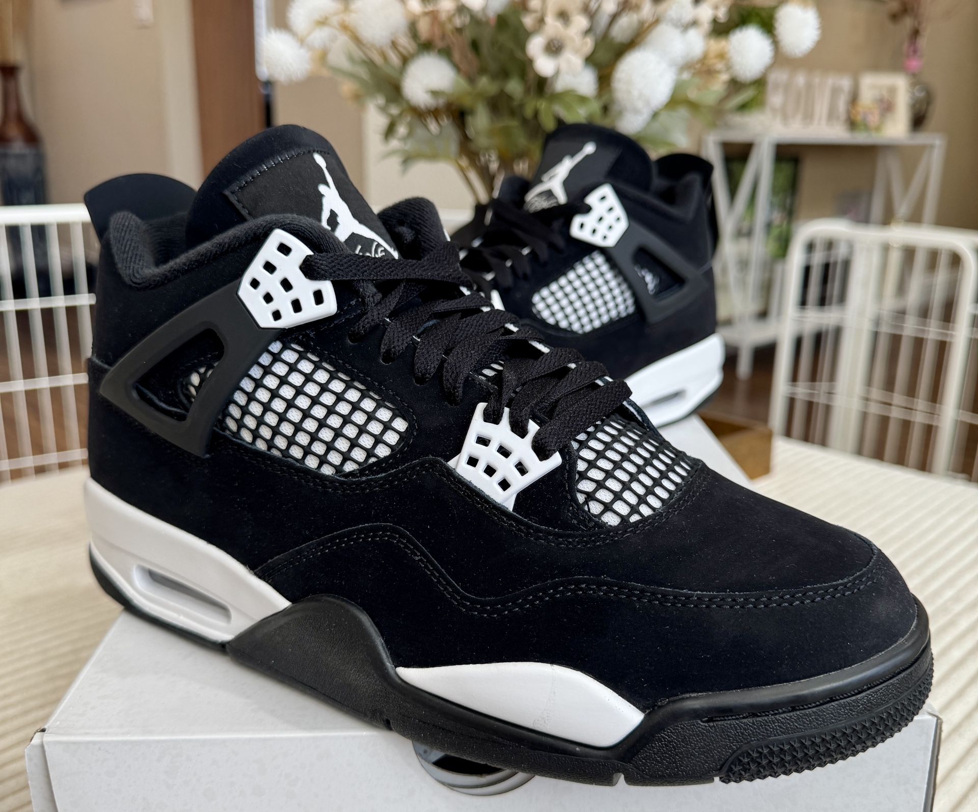 Air Jordan 4 Retro ‘White Thunder’ - Sizes 8.5/9.5/12/12.5