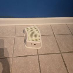 Step up stool for children