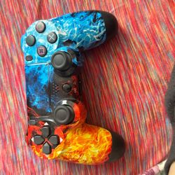 good condition ps4 controller 