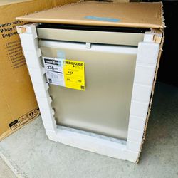 Brand New LG Signature Smart Dishwasher With 3rd Rack. (Stainless-Steel)