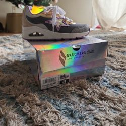 Girl Sketchers