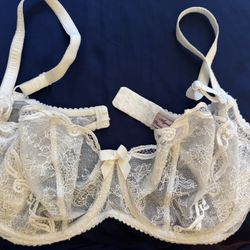 Bras 36E (2), And 38DDD