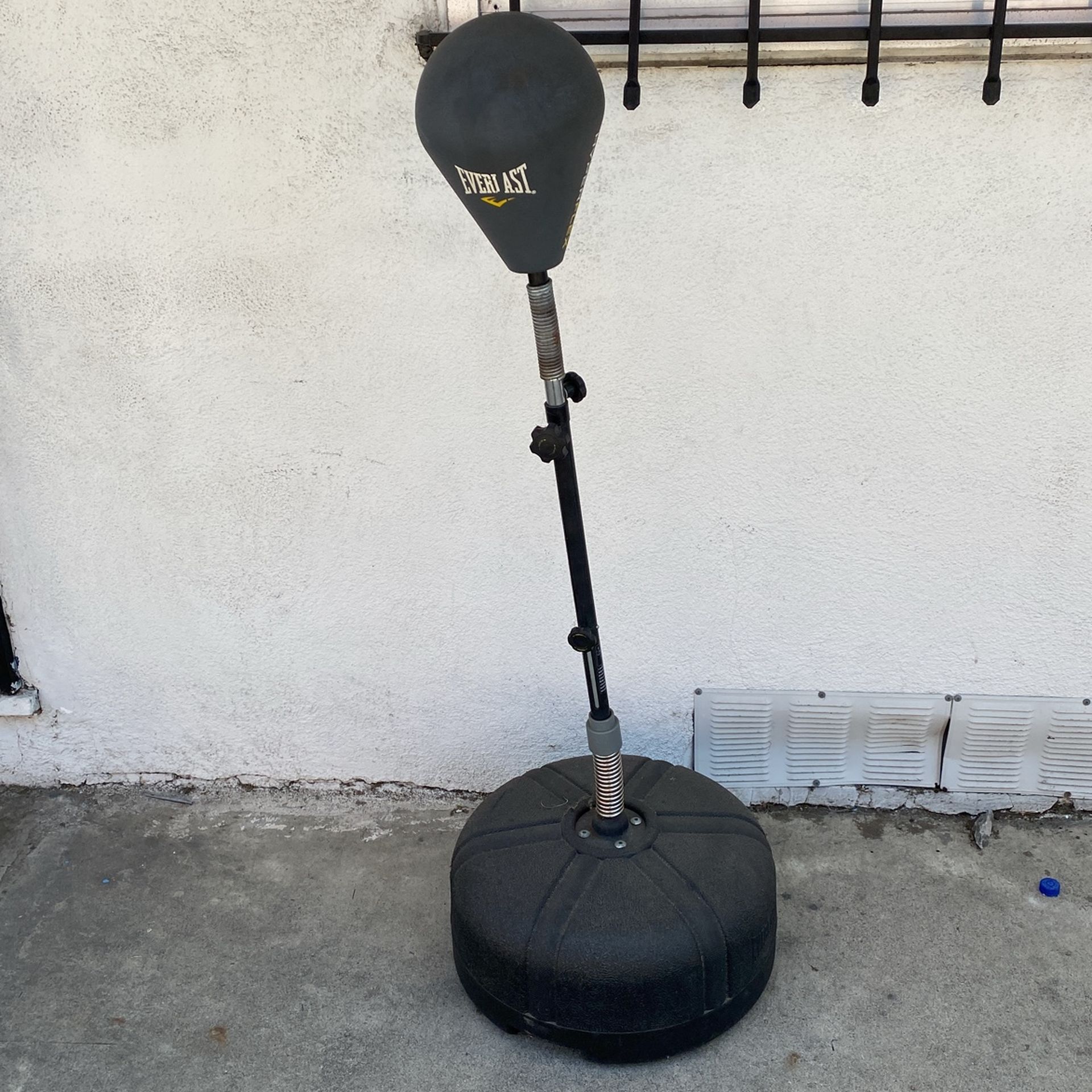 Everlast STRIKE BAG