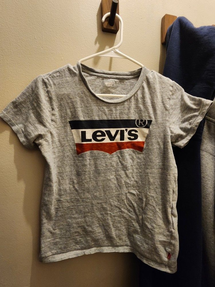 Kids Gray Levi's Tshirt Size Small Good Condition Pre Owned