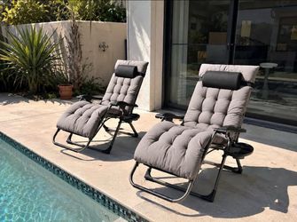 Set of 2 Zero Gravity Lounge Chairs w/ Cushions & Side Tables, Portable design