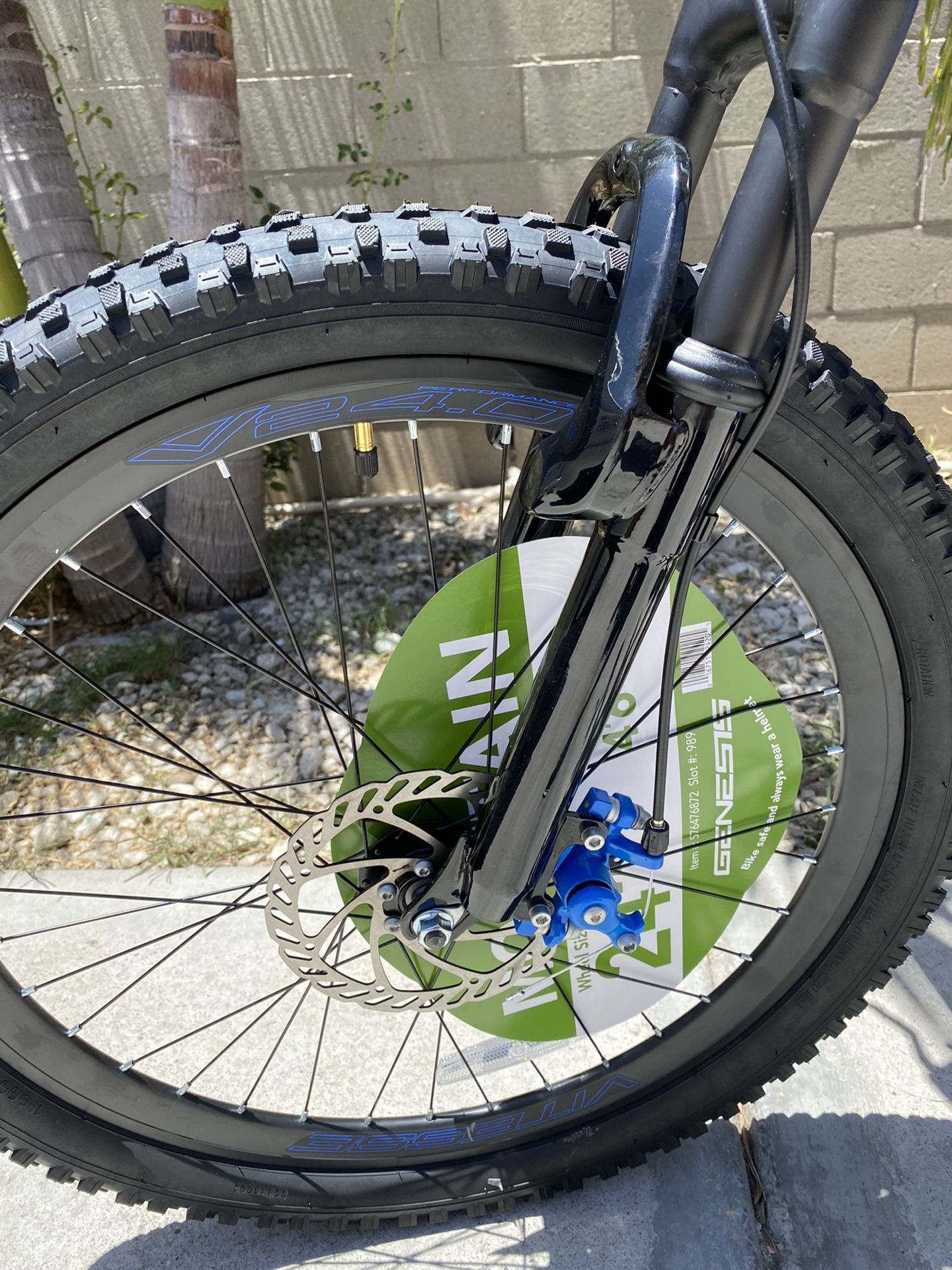 Brand new boys 24 inch Genesis mauler 1x8 speed mountain bike for Sale