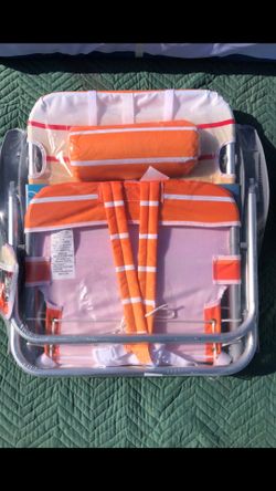 Folding beach chair