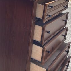 Modern Real Wood Tall Chest With Big Drawers. Drawers Sliding Smoothly . Delivery Available 