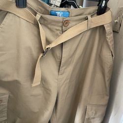 Cargo shorts new to like new size 36-40 $25-$25 Each