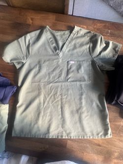 FIGS scrubs women’s large olive green