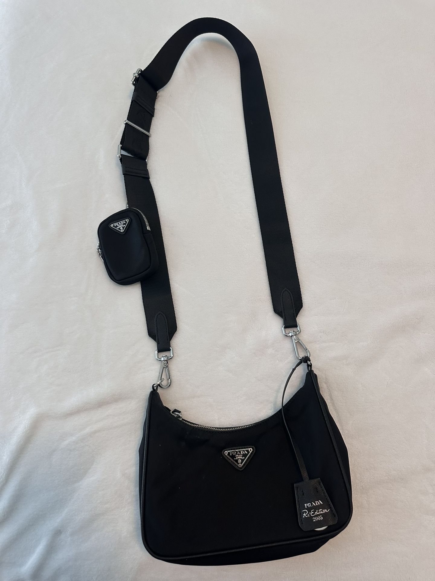 Classic Prada Re-Edition 2005 Bag — Excellent Condition!
