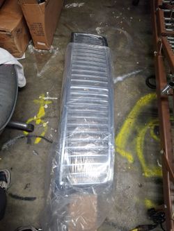 BRAND NEW FRONT GRILL 07 CHEVY  SILVERADO
