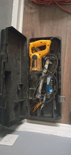 15 amp DeWalt Sawzall