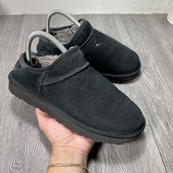 UGG CLASSIC MINI SLIPPERS WOMEN'S Size 7 BLACK 1108193