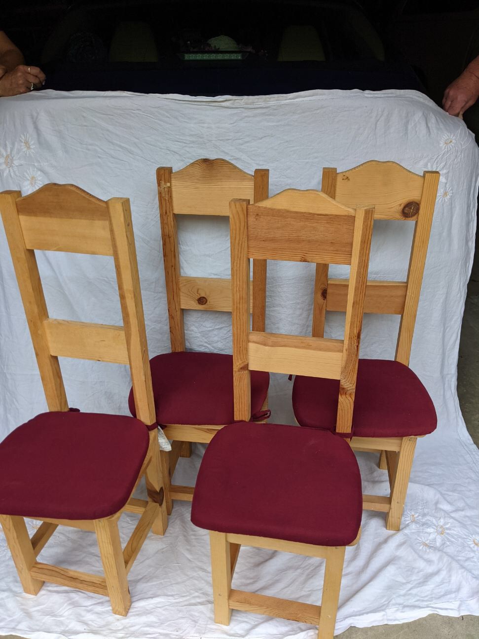 3- kids Chairs with cushions