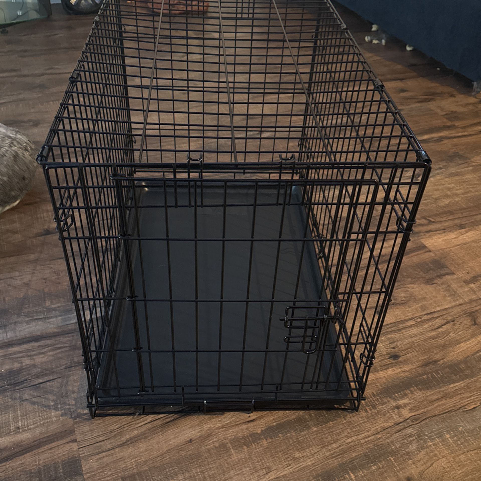 Medium Sized Dog Crate (Metal)