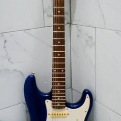 FENDER SQUIRE STRAT GUITAR
