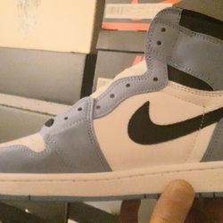 Air Jordan 1 Retro High University Blue