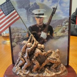 USMC " Iwo Jima" sculptural collection by Jim Griffin   Bradford Exchange 