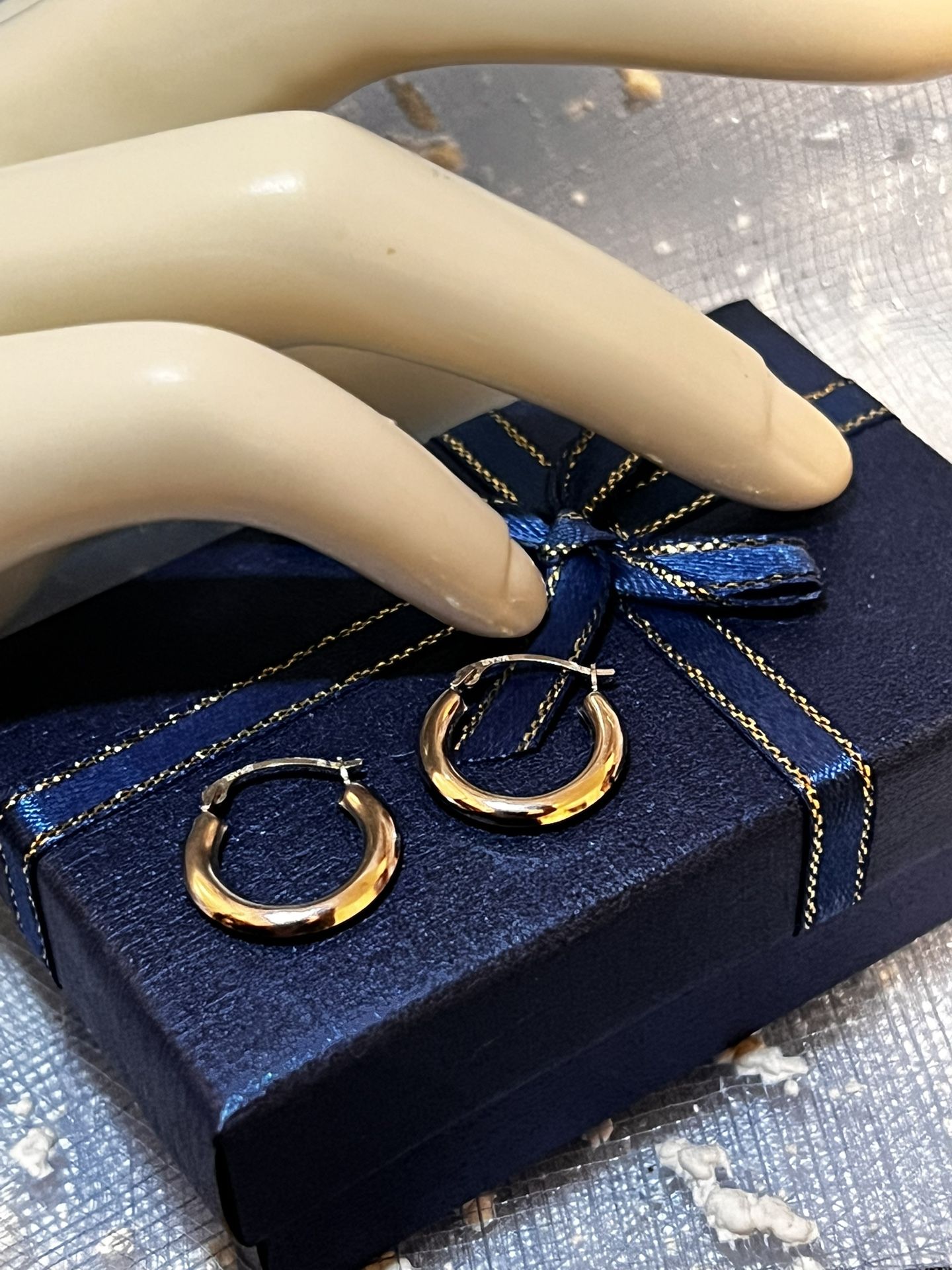 🤍 Israel 10K White Gold Hoop Earrings