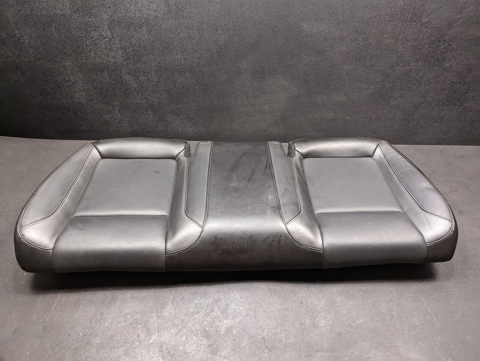 Rear Seat Lower Cushion Leather 2017 Dodge Challenger 5XH73DX9AA 2015 -2023 (D3567)